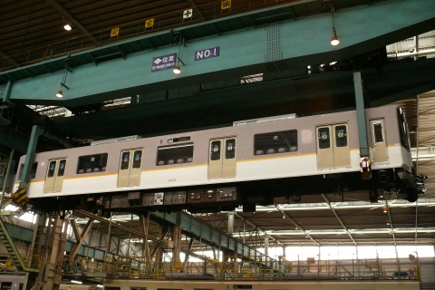 【近鉄】「きんてつ鉄道まつり2012」開催を五位堂検修車庫で撮影した写真