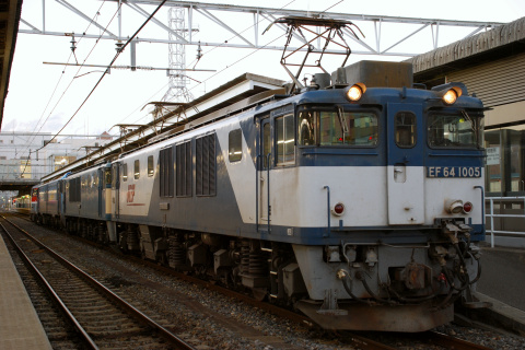 【JR貨】単8560レ 4連で運転を松本駅で撮影した写真