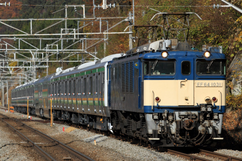 【JR東】E233系3000番代タカL11編成 配給輸送の拡大写真