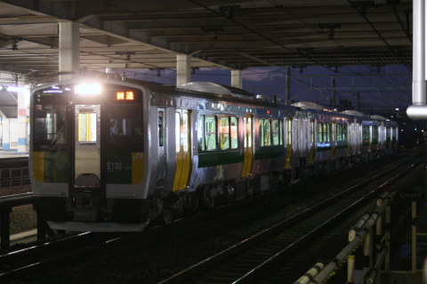 【JR東】キハE130系4両 幕張車両センターへ回送を幕張駅付近で撮影した写真