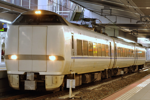 【JR西】683系キトV32編成 本線試運転を大阪駅で撮影した写真