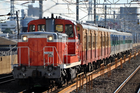 【JR東】キハ30・37・38形6両 新津へ配給を下総中山駅で撮影した写真