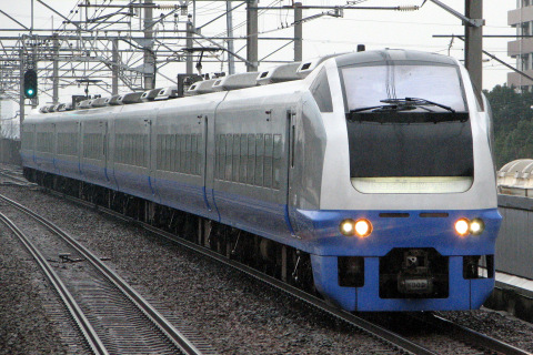 【JR東】E653系カツK302編成使用「舞浜・東京ベイエリア号」運転を新浦安駅で撮影した写真