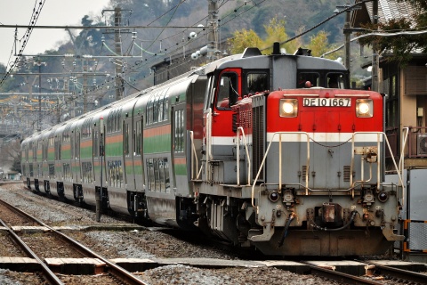 【JR東】E233系3000番代グリーン車8両 甲種輸送を北鎌倉駅で撮影した写真