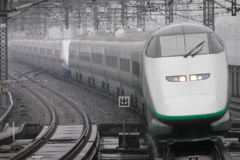 【JR東】E2系＋E3系「やまびこ・つばさ」 登場を大宮駅で撮影した写真