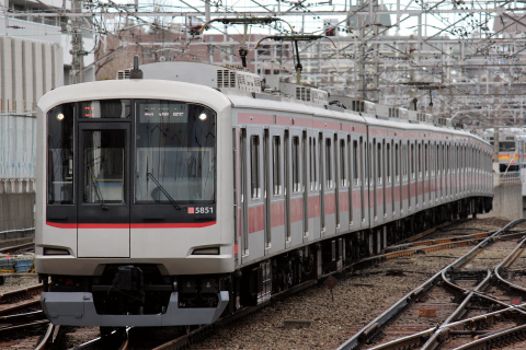 【東急】5050系5151F 試運転を鷺沼駅で撮影した写真