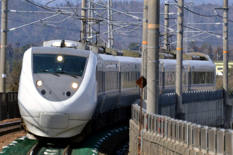 【JR西】681系使用の団体臨時列車運転を近江高島駅で撮影した写真