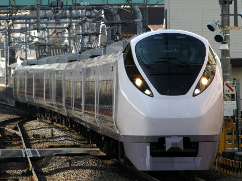 【JR東】「復興いわきフラガール号」運転を北千住駅で撮影した写真