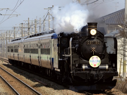 【JR東】快速「SLばんえつ物語」号 2012年度定期運行開始をさつき野駅で撮影した写真