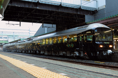 【JR東】485系『ジパング』 運行開始を盛岡駅で撮影した写真