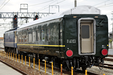 【JR西】オハネ25-525 網干総合車両所出場を網干駅で撮影した写真