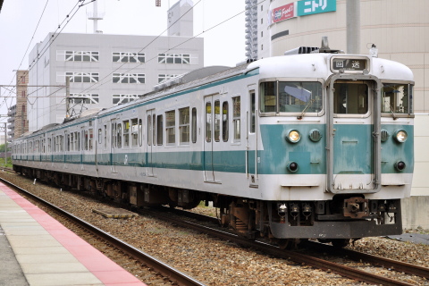 【JR西】113系ヒネHG403編成 岡山へ転属回送を西宮駅で撮影した写真