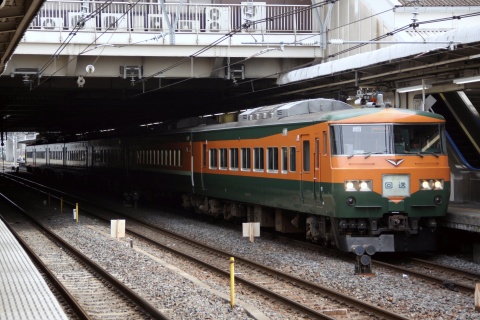 【JR東】185系200番代OM03編成 大宮総合車両センター出場を大宮駅で撮影した写真