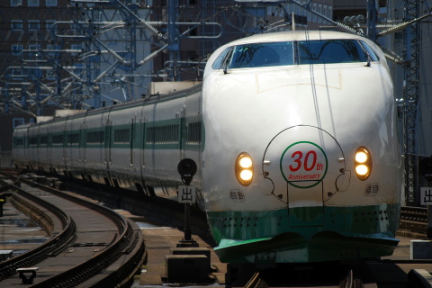 【JR東】「東北新幹線大宮駅開業30周年記念号」運転を仙台駅で撮影した写真