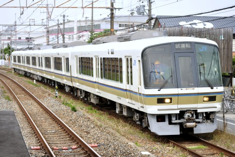 【JR西】221系キトK8編成 吹田総合車両所内試運転の拡大写真