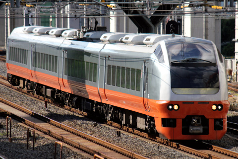 【JR東】E653系カツK353編成 返却回送を東十条駅付近で撮影した写真
