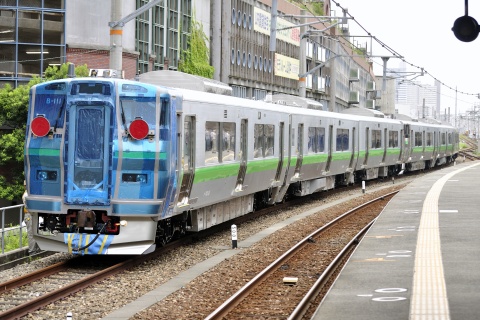 【JR北】733系サウB111＋B112編成 甲種輸送の拡大写真