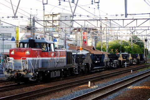 【JR貨】シキ1000形3両 西浜へ回送を東淀川駅で撮影した写真