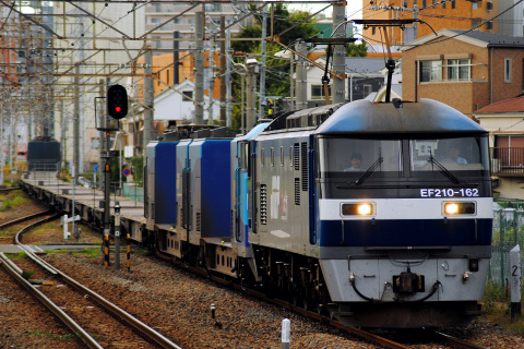 【JR貨】M250系（SRC）方転回送を川崎新町駅で撮影した写真