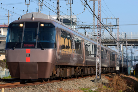 【小田急】30051F＋30251F（EXE）特別団体専用列車運転の拡大写真