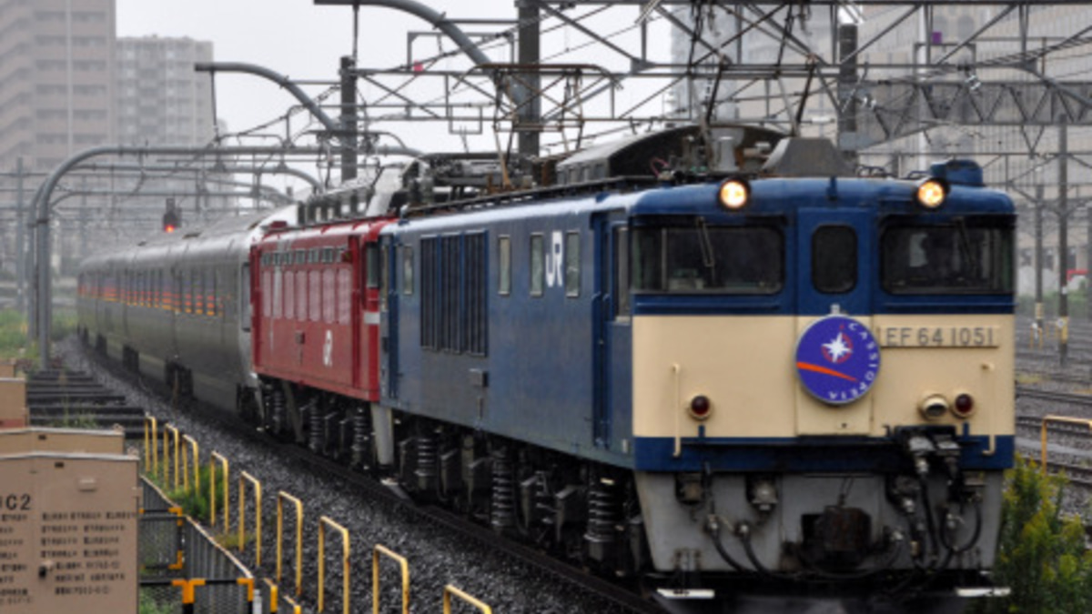 ファイル:JR East E26 Suronefu-E26 side.jpg - Wikipedia