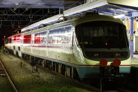 【小田急】20000形20002F『RSE』 日本車両入場に伴う甲種輸送実施を新松田駅付近で撮影した写真