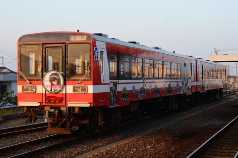 【鹿臨】ガールズ＆パンツァーラッピング列車 車両展示を大洗駅で撮影した写真