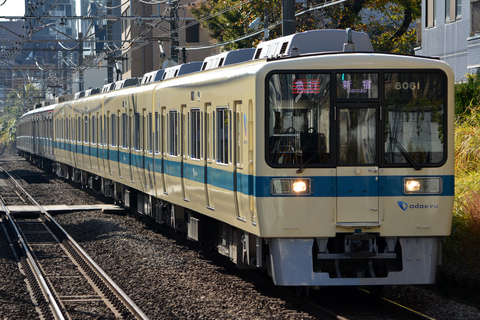 【小田急】8000形8061F 営業運転復帰を南新宿駅で撮影した写真