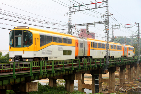 【近鉄】20000系『楽』使用 臨時列車運転の拡大写真