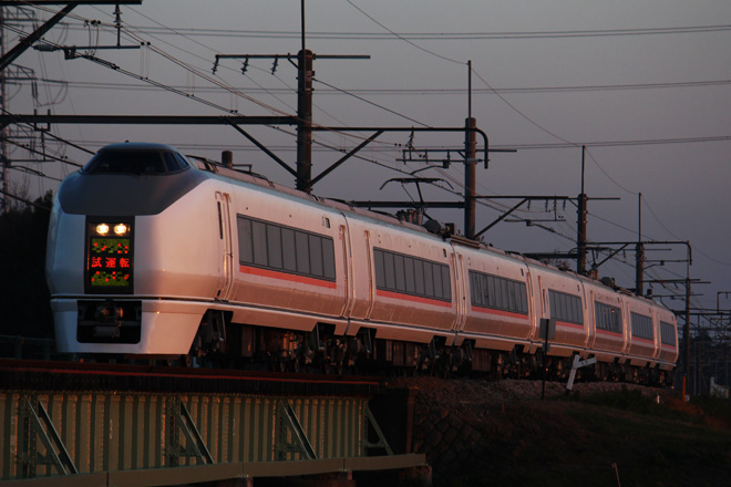 【JR東】651系1000番台が高崎線で試運転を岡部～本庄間で撮影した写真