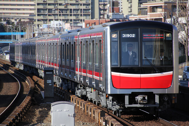 【大市交】30000系31602編成試運転を桃山台駅で撮影した写真