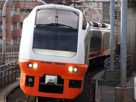 【JR東】快速「氏家雛めぐり号」運転を赤羽駅で撮影した写真