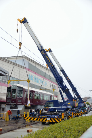 【阪急】9000系9010F 搬入開始を阪急正雀工場周辺で撮影した写真