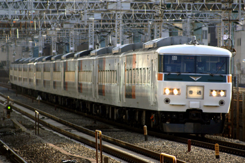 【JR東】185系12両の東京発伊東行き普通列車運転終了の拡大写真
