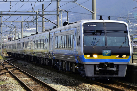 【JR四】2000系・2009号 予讃線アンパンマン列車代走に充当を伊予寒川駅で撮影した写真