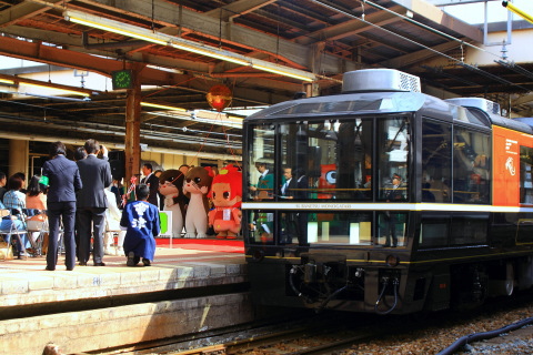【JR東】「SLばんえつ物語号」2013年度定期運行開始を新潟駅で撮影した写真
