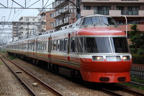 【小田急】7000形7004F（LSE）使用 特別団体専用列車運転を湘南台駅で撮影した写真