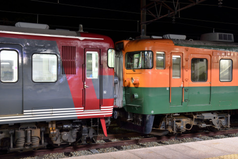 【しな鉄】115系S5編成＋169系S52編成廃車回送を屋代駅で撮影した写真