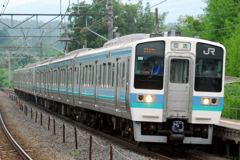 【JR東】諏訪湖花火大会に伴う臨時列車運転を新府駅で撮影した写真
