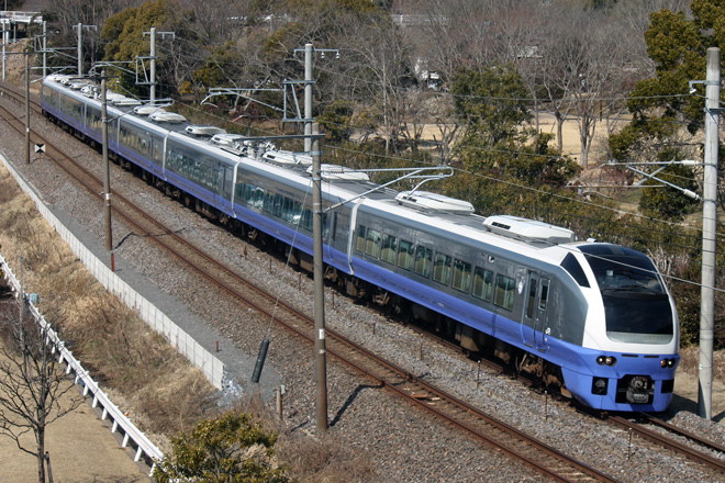 【JR東】E653系K308編成使用の団体専用列車運転を偕楽園駅付近で撮影した写真