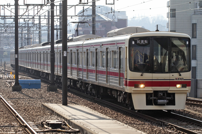 【京王】8000系8730F性能確認試運転を京王多摩センター駅で撮影した写真