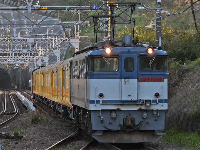 【メトロ】1000系1113F甲種輸送を根府川駅で撮影した写真