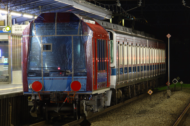 【箱根】箱根登山鉄道3000形甲種輸送を新松田駅付近で撮影した写真