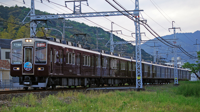 【阪急】堺筋線から嵐山へ直通特急「ほづ」号運転の拡大写真