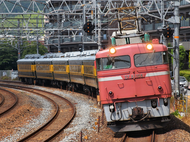 【JR西】「サロンカーなにわ」を使用した団体臨時列車を島本〜山崎間で撮影した写真