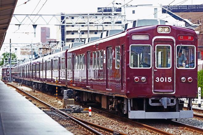 【阪急】宝塚線3000系3064F 廃車回送を正雀駅で撮影した写真