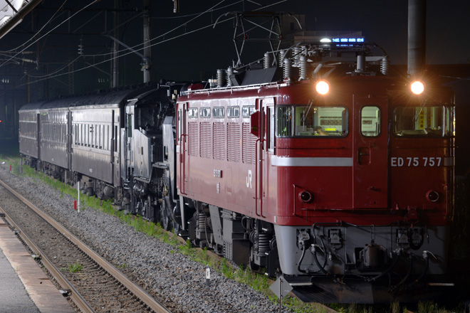 【JR東】C11-325＋旧型客車3両 返却回送を白河駅で撮影した写真
