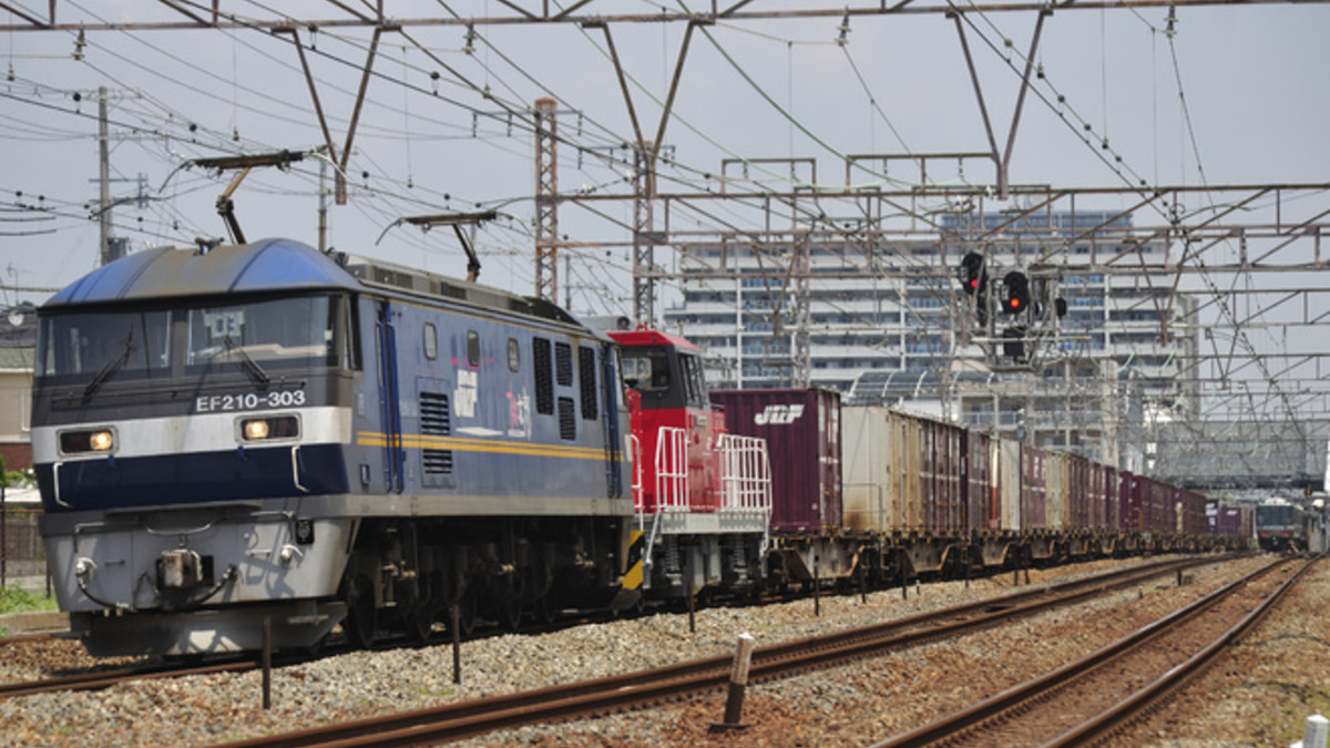 JR貨】HD300-16 岡山機関区へ回送 |2nd-train鉄道ニュース