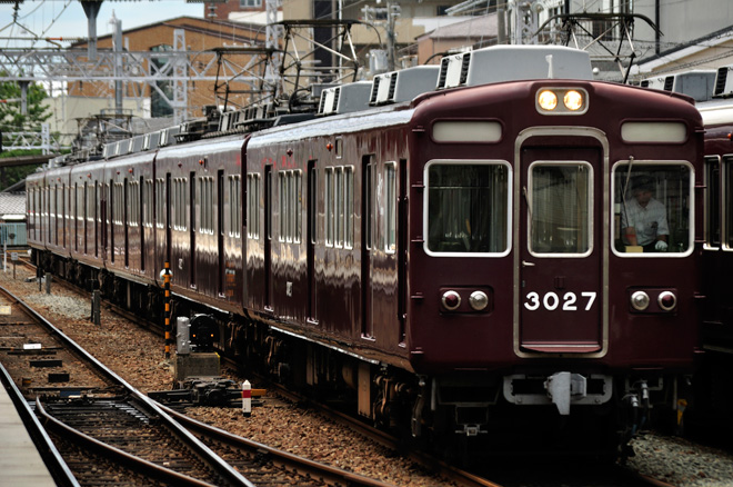 【阪急】3000系3076F廃車回送を正雀駅で撮影した写真