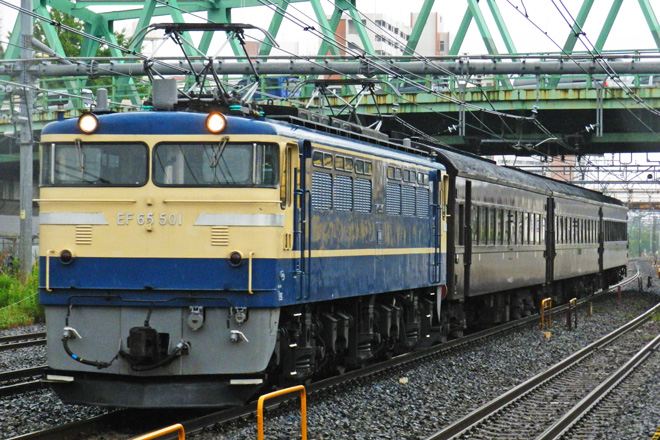【JR東】EF65-501牽引 旧型客車3両回送の拡大写真